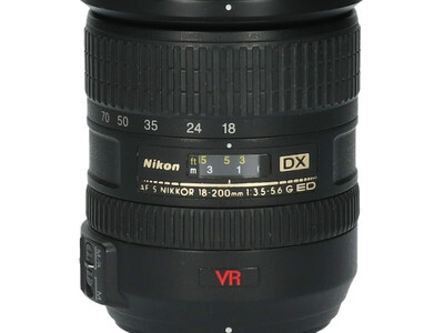 Nikon AF-S 18-200mm f/3.5-5.6 G VR DX ED + Zonnekap HB-35