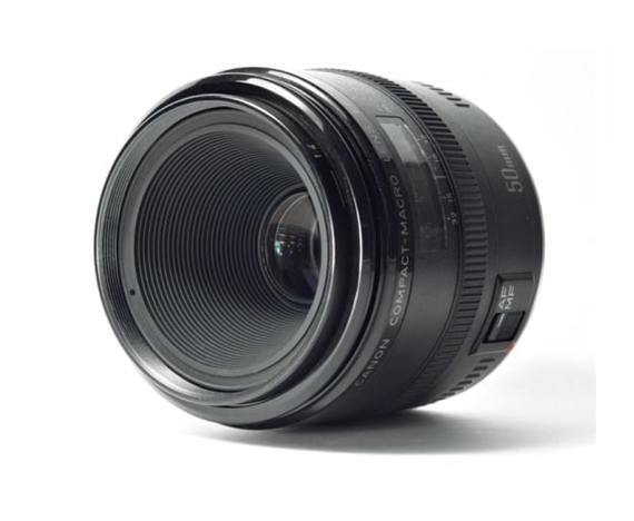 Canon EF 50mm f/2.5 Compact-Macro