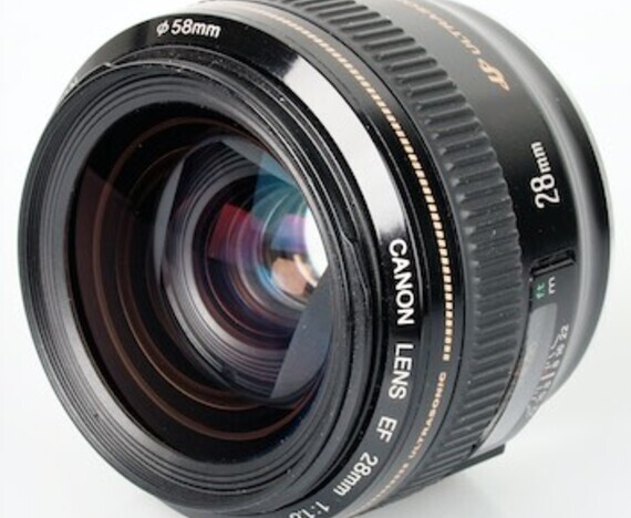 Canon EF 28mm f/1.8 USM